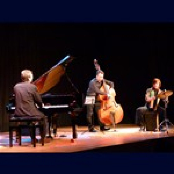 cajon jazz evaristo perez cajon jazz trio blue sounds cajon jazz evaristo perez cajon jazz trio blue sounds